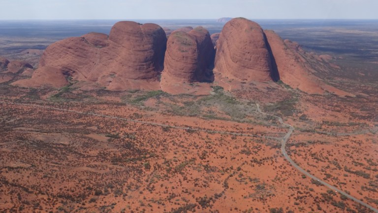 Kata Tjuta aus der Vogelperspektive
